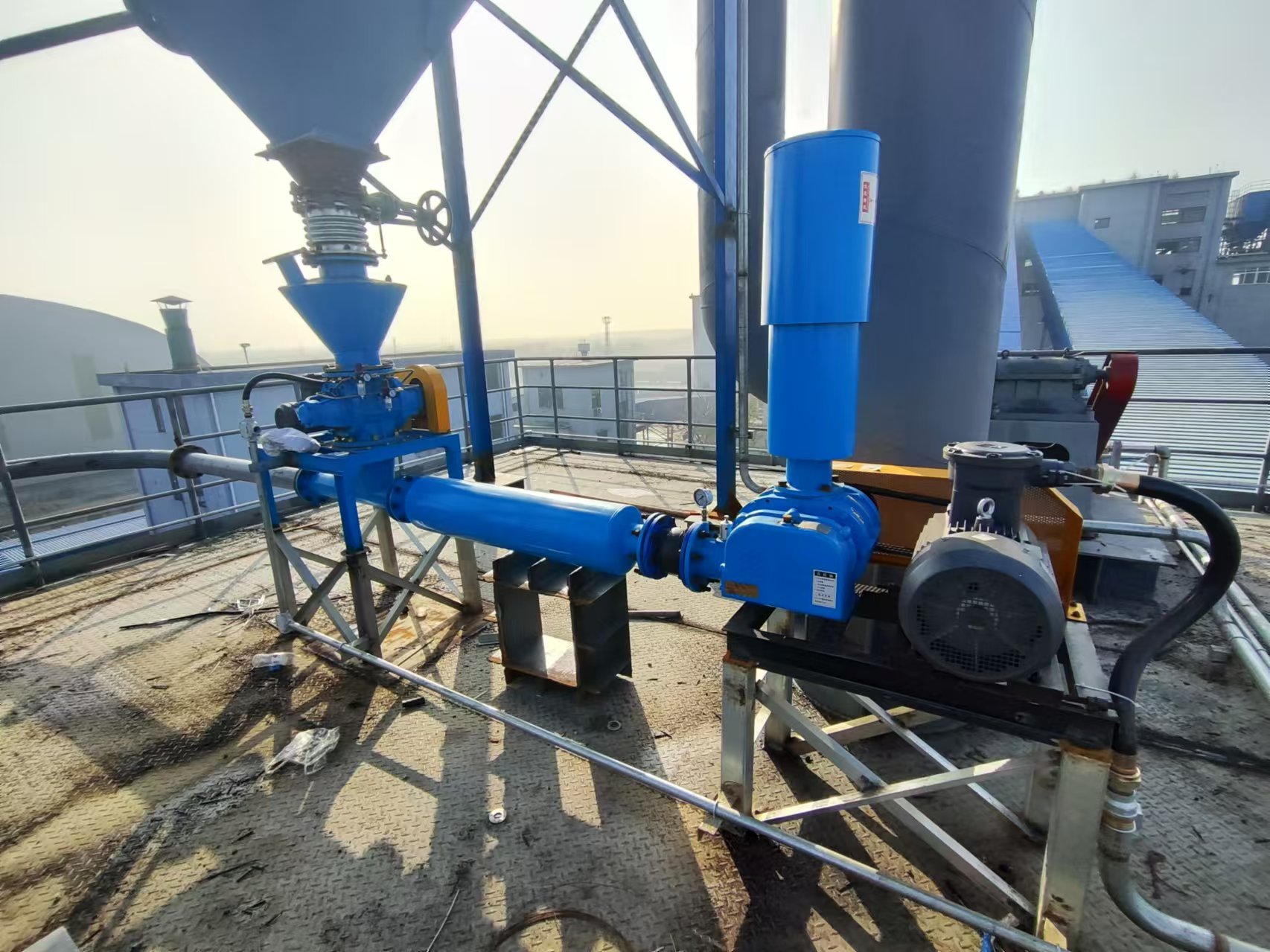 Pneumatic conveying system